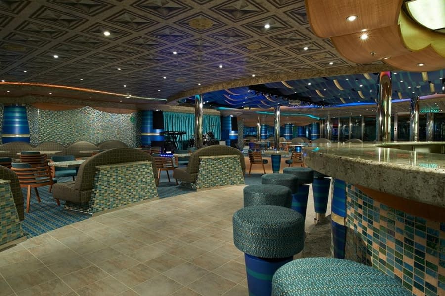 Bar-Ocean-Plaza
